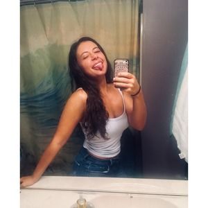 Meet your Posher, Lariane